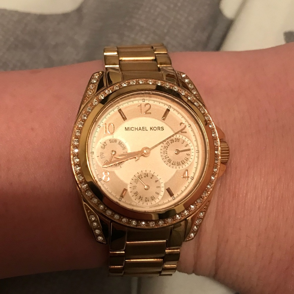 Michael Kors rose gold watch ⌚️ - Picture 3 of 3